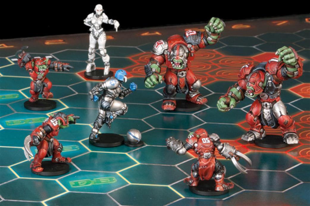 Mantic Games  MDGM01-1 Dreadball, The Futuristic Sports Game