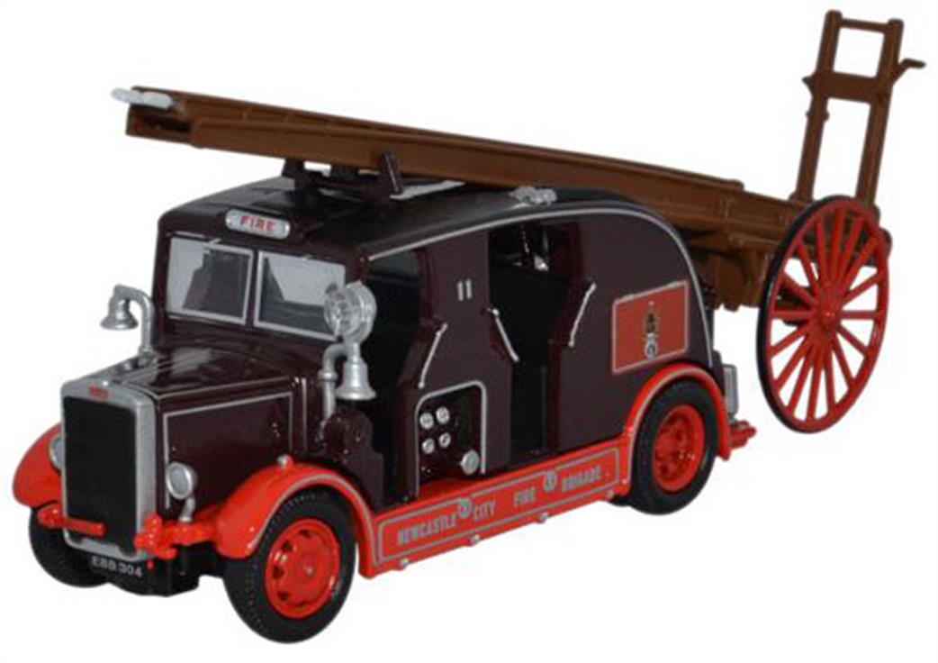 Oxford Diecast 1/76 76LC001 Leyland Club FK7 Newcastle City Fire Brigade Fire Engine