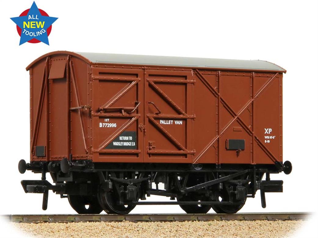 Bachmann OO 38-950A BR 12Ton Palvan B772996 Pallet Van Bauxite Livery Early Lettering