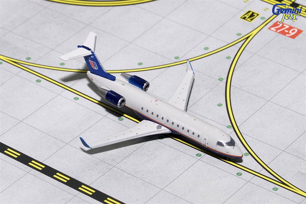 Gemini Jets 1/400 GJUAL1633 United Express Grey Livery CRJ-200 N417AW Diecast Airline Model