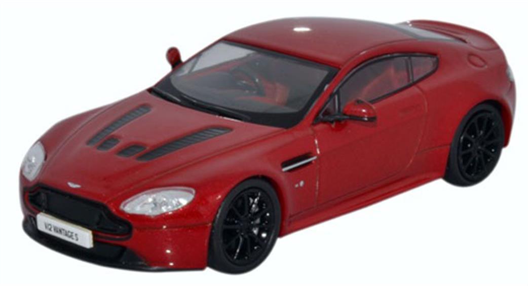 Oxford Diecast 1/43 AMVT001 Aston Martin V12 Vantage S Volcano Red