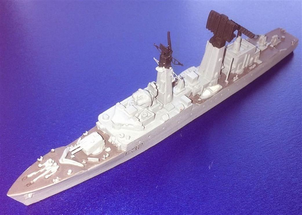 MT Miniatures 1/700 MTM042 HMS Salisbury RN Type 61 Cathedral Class Aircraft Direction Frigate Kit