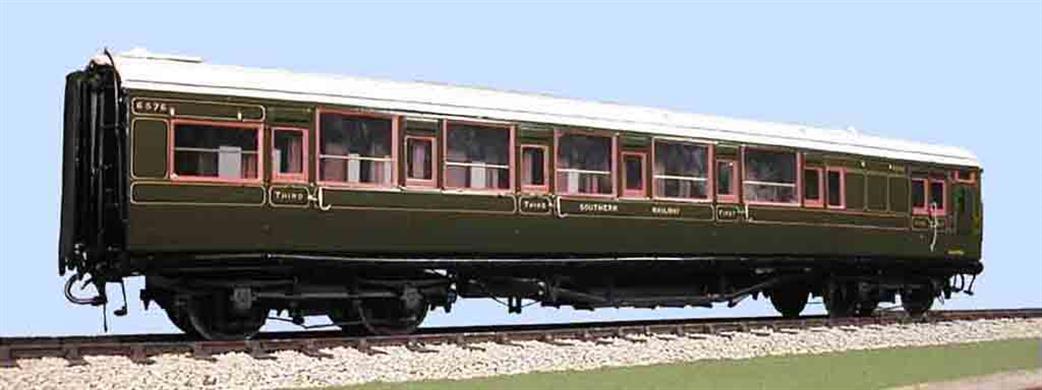 Slaters Plastikard O Gauge 7C023P SR Maunsell 6 Compartment Brake Composite Coach (diagram 2401) Kit with Plastic Bogies