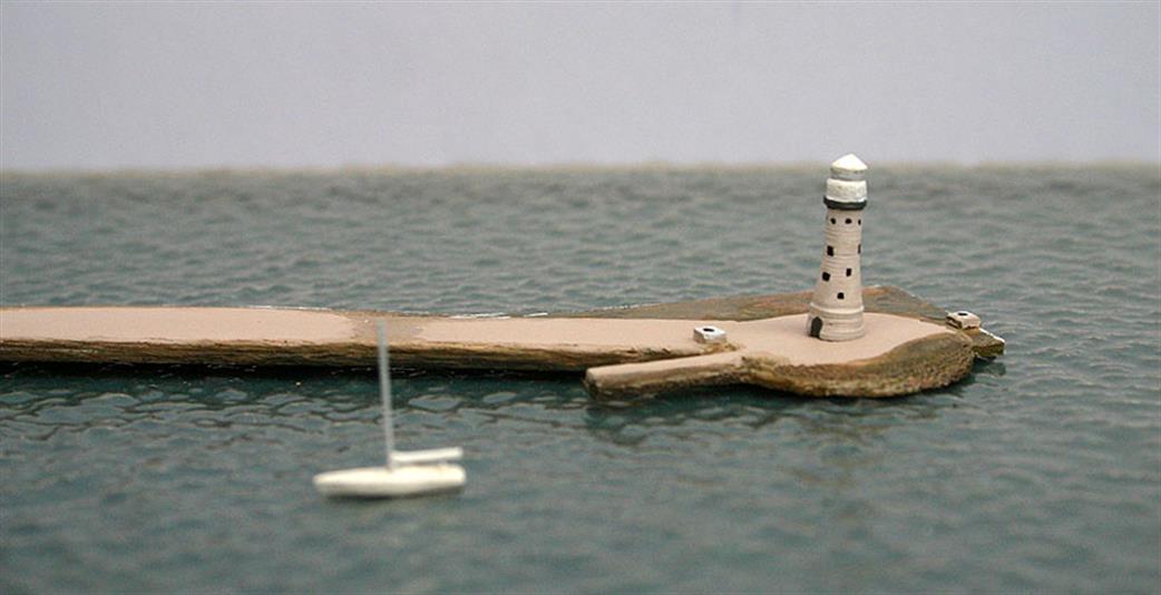 Coastlines 1/1250 CL-L27 Plymouth Breakwater Lighthouse tower and lantern