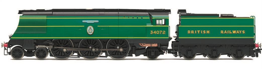 Hornby OO R30129 BR 34072 257 Squadron Bulleid Streamlined Battle of Britain Class 4-6-2 Pacific Locomotive Malachite Green Lettered BRITISH RAILWAYS