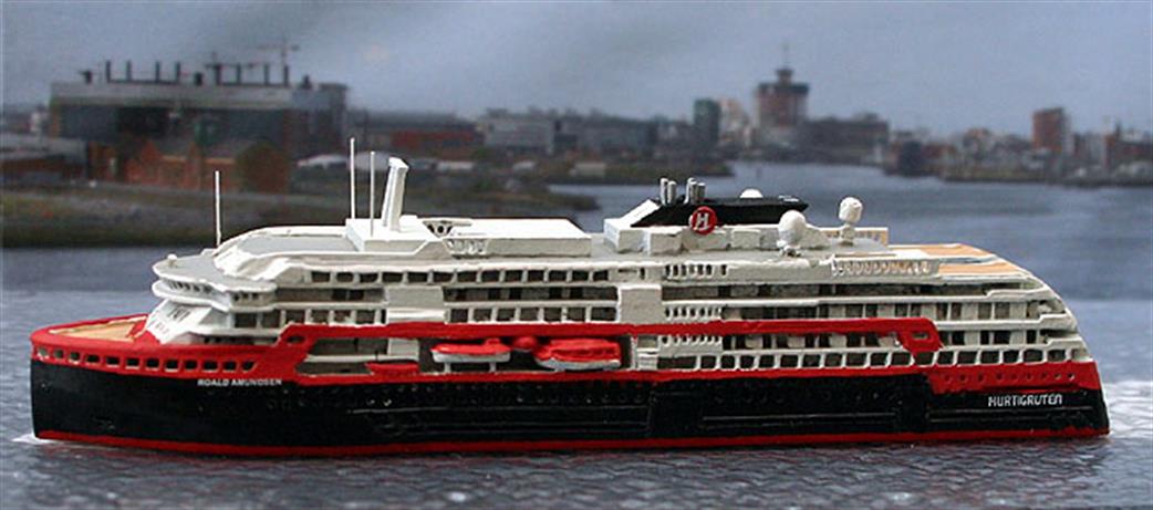 Albatros 1/1250 AL286 Roald Amundsen Hurtigruten Expedition Cruise Ship 2019/20