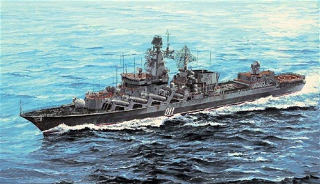 Trumpeter 1/700 05722 Marshal Ustinov Russian Slava Class Cruiser