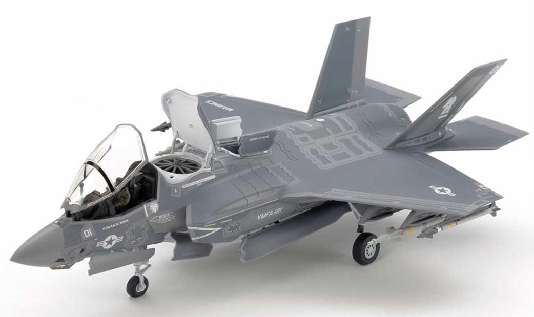 Tamiya 1/72 60791 Lockheed Martin F-35B Lightning II VTOL Aircraft Kit