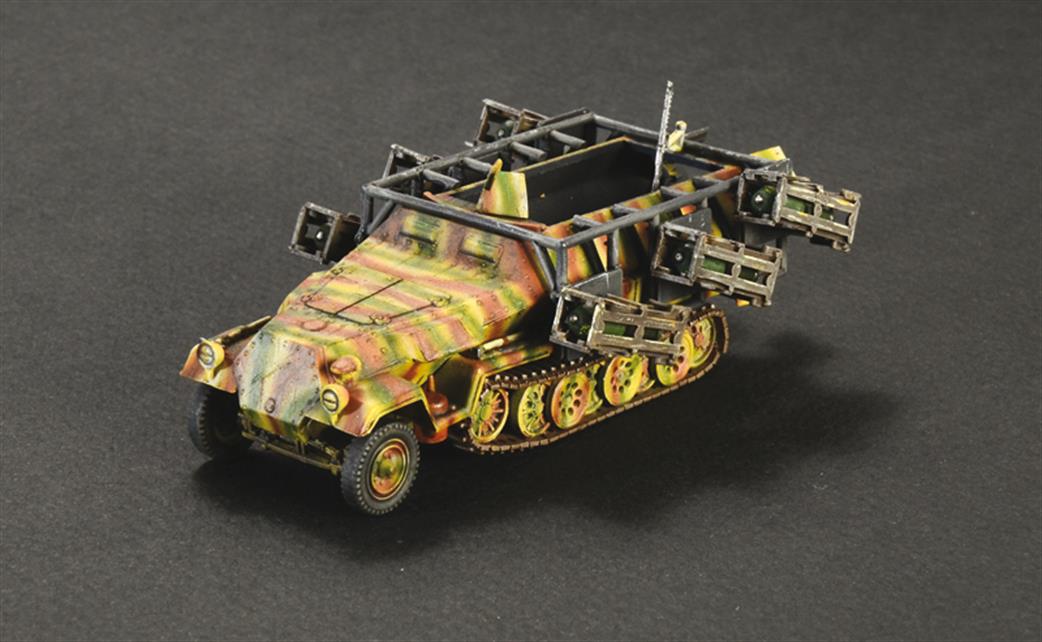 Italeri 1/72 7080 German SdKfz251/1 Wurfrahman 40 Stuka zu Fuss