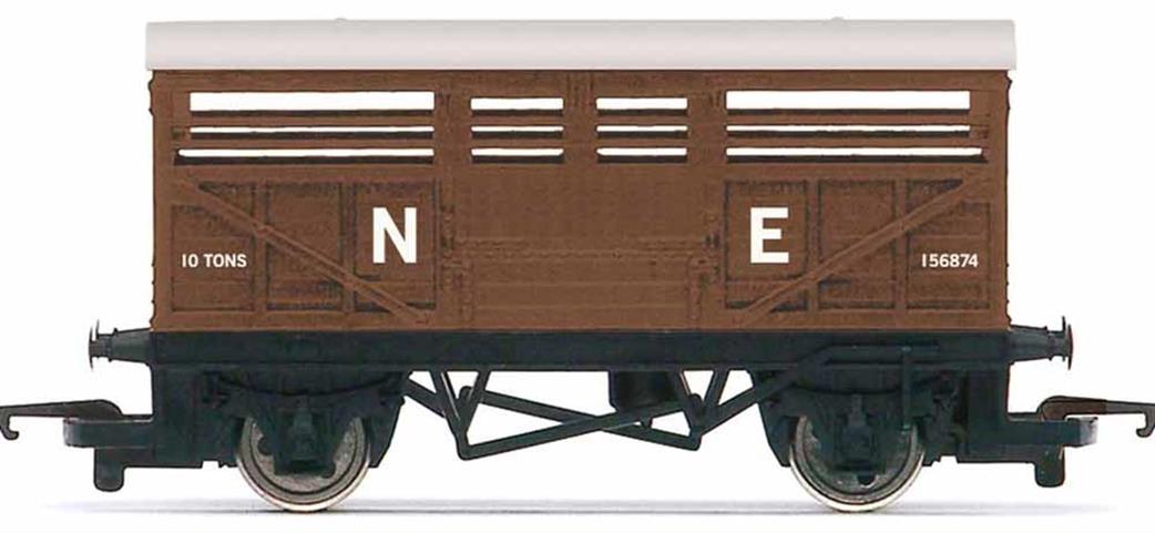 Hornby OO R60052 Railroad LNER Cattle Wagon