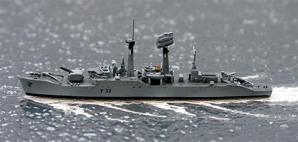 Albatros 1/1250 Alk342 HMS Salisbury F32 Type 61 Aircraft Direction Frigate 1972 Waterline Model