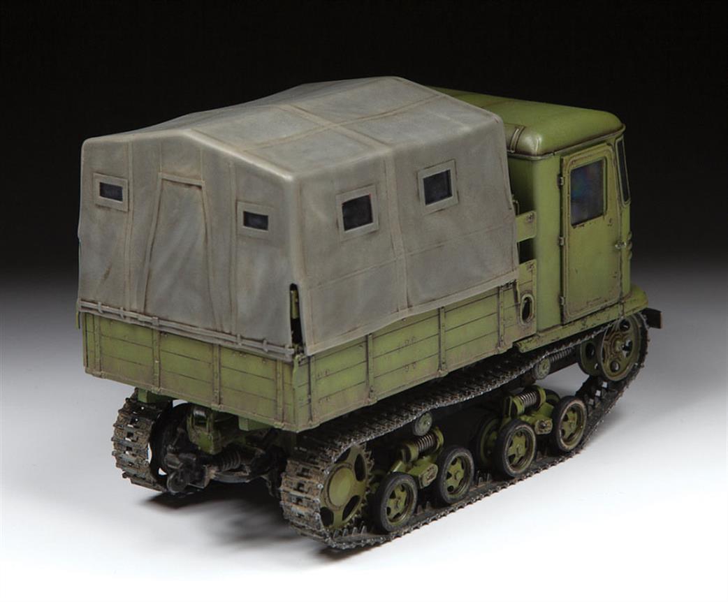 Zvezda 1/35 3663 Soviet STZ-5 Artillery Tractor Kit