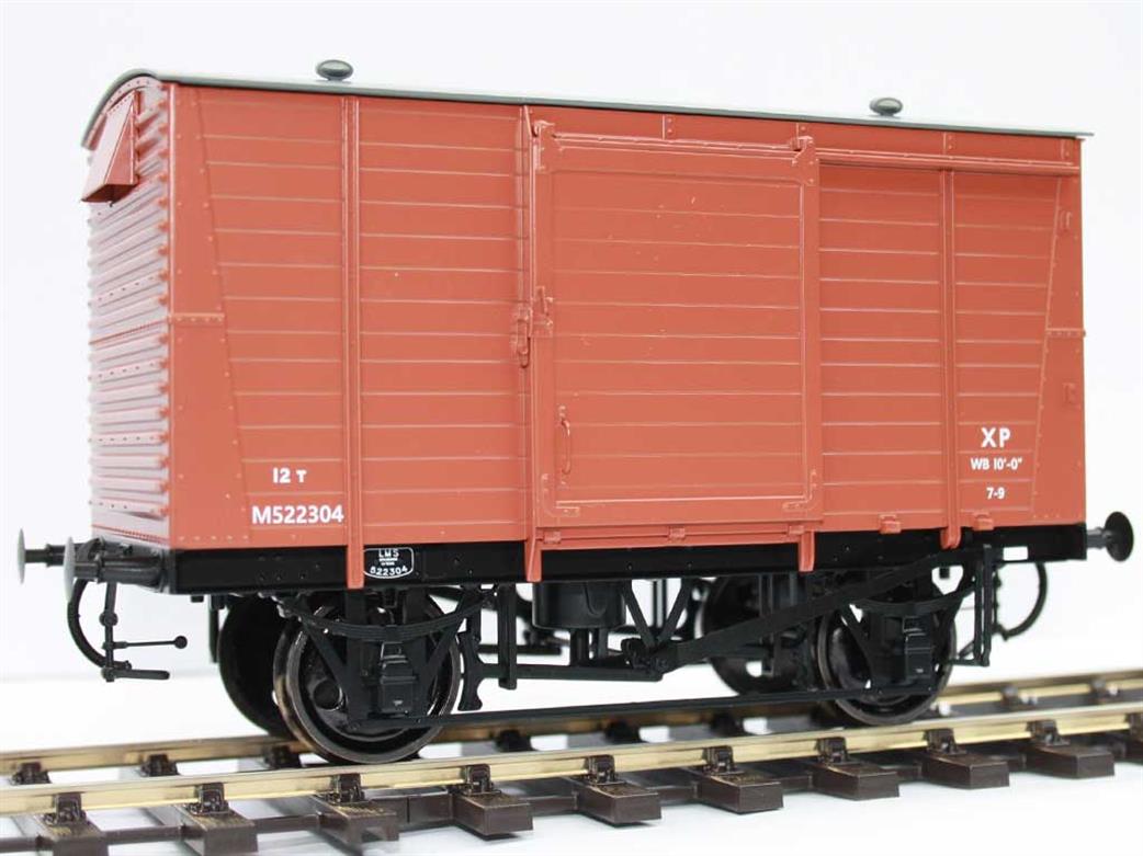 Dapol O Gauge 7F-065-003 BR M522304 ex-LMS 12ton Horizontally Planked Box Van Vacuum Braked BR Bauxite