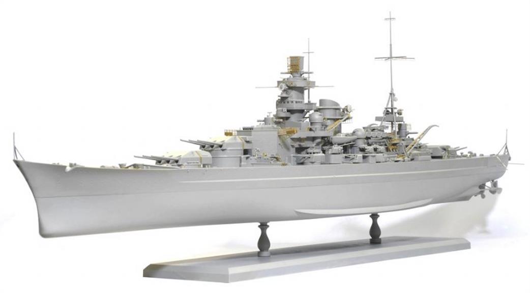 Dragon Models 1/350 1040 Scharnhorst 1943 German WW2 Battlecruiser plastic Kit