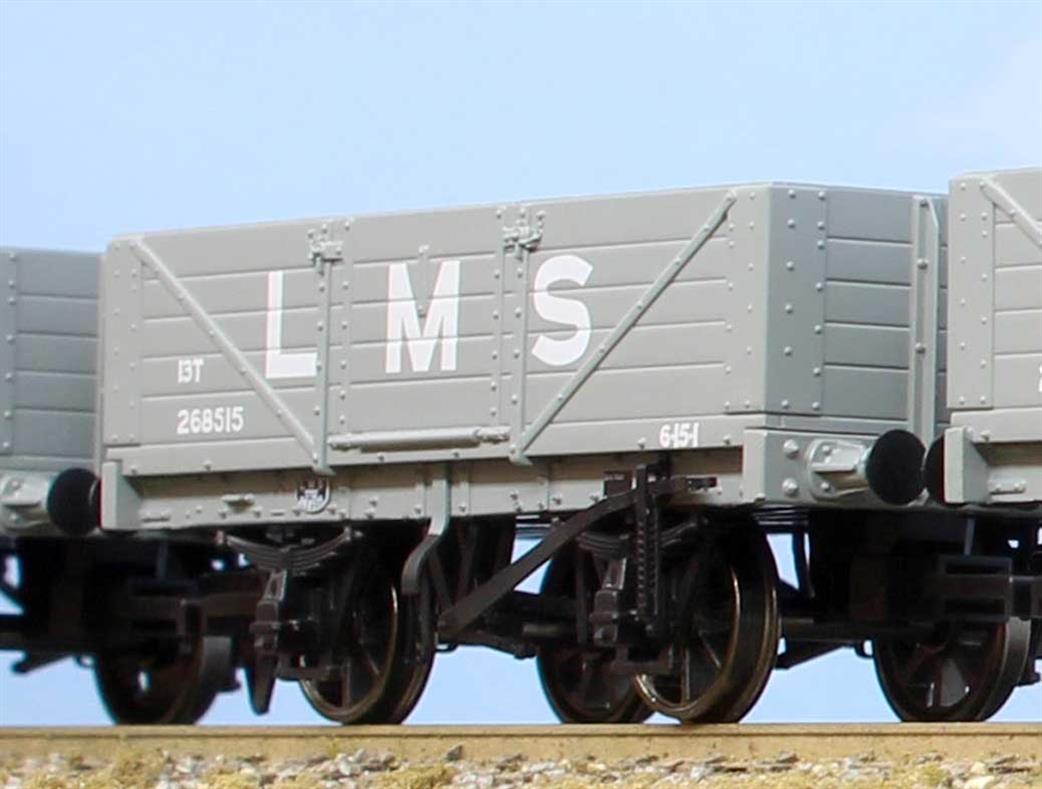 Rapido Trains OO 937005 LMS 268515 DIagram 1666 5 Plank Open Wagon LMS Grey Large Lettering