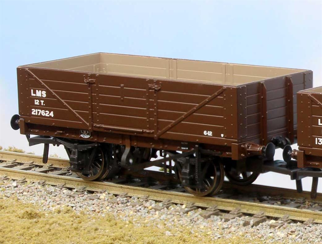 Rapido Trains OO 937007 LMS 217624 DIagram 1666 5 Plank Open Wagon LMS Bauxite Brown Small Lettering