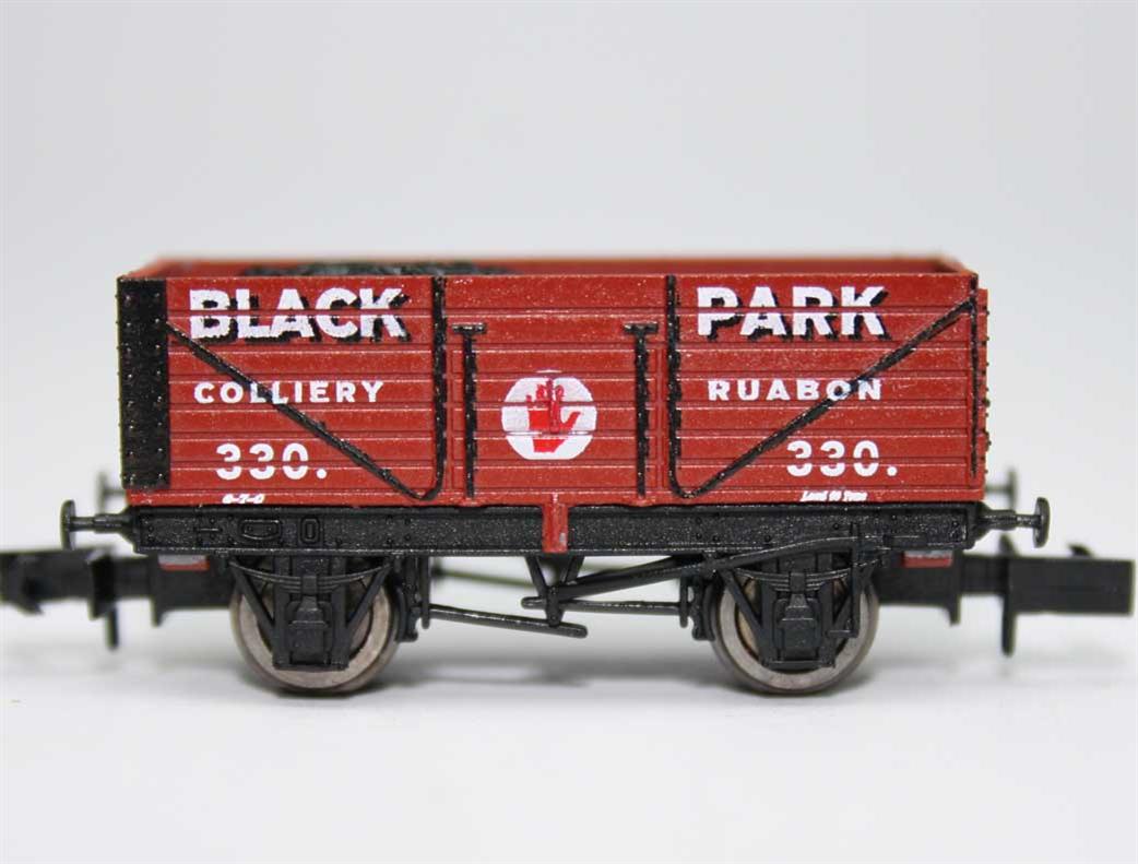 Dapol N 2F-071-064 Black Park Colliery, Ruabon 7 Plank Open Coal Wagon 330