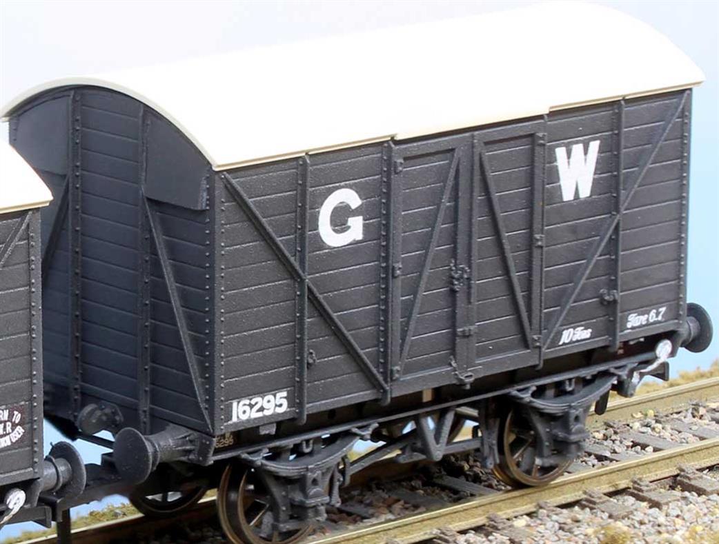 Rapido Trains OO 944016 GWR 16295 Diagram V16 MINK Ventilated Box Van GWR Grey 16in Lettering