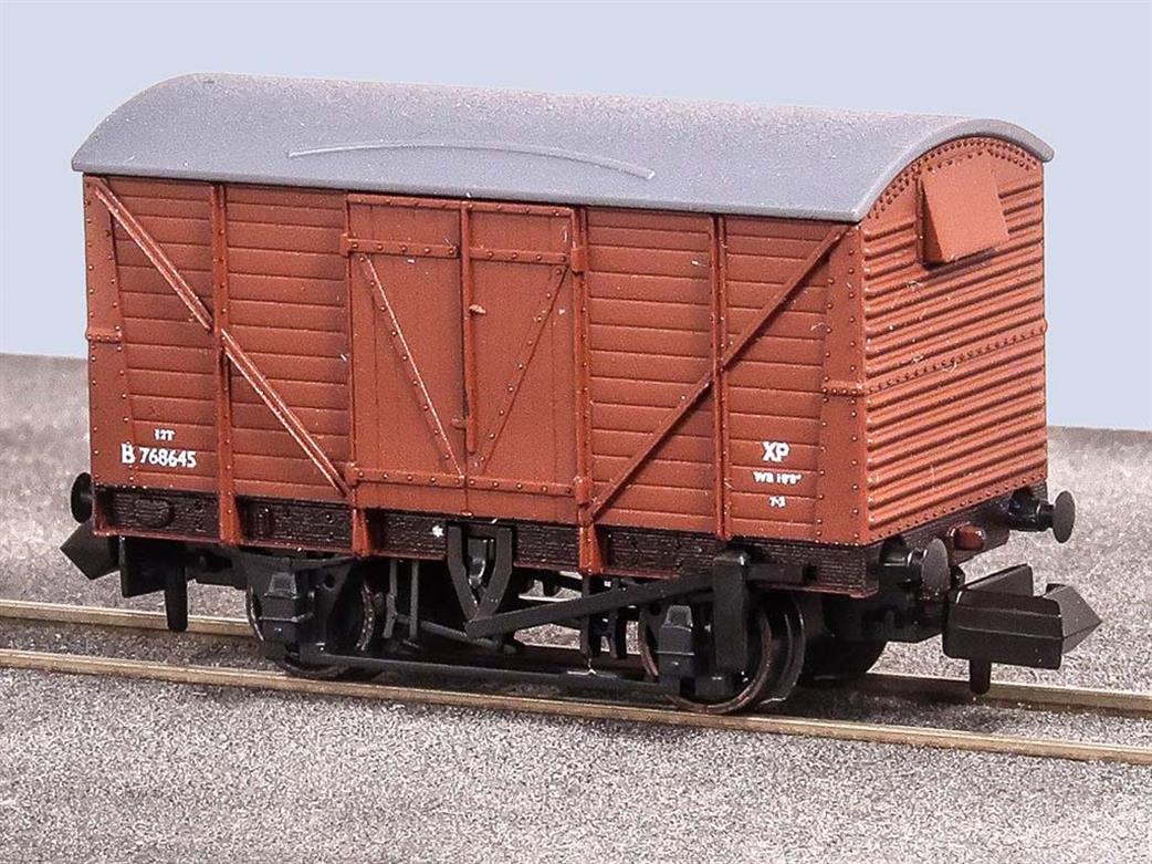 Peco N NR-2001B BR 12-ton Ventilated Box Van Planked Sides