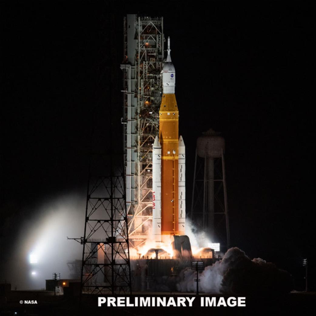 Revell 1/144 03760 NASA Artemis Space Launch System SLS Plastic kit