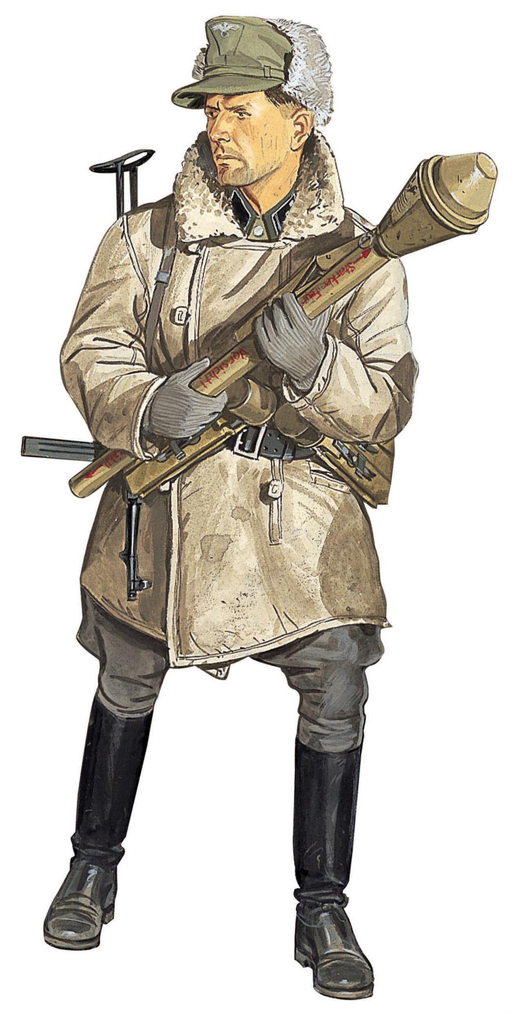 Dragon Models 1/16 1625 Obersturmbannfuhrer Totenkopof Div. Budapest 1945 Warrior Series Plastic Figure Kit