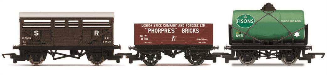 Hornby OO R60353 RailRoad Triple Wagon Pack 12T tank wagon plank wagon cattle wagon
