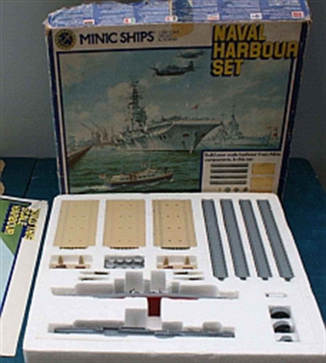 Tri-ang Minic 1/1200 M906 Naval Harbour Set with British Warships (Hornby)