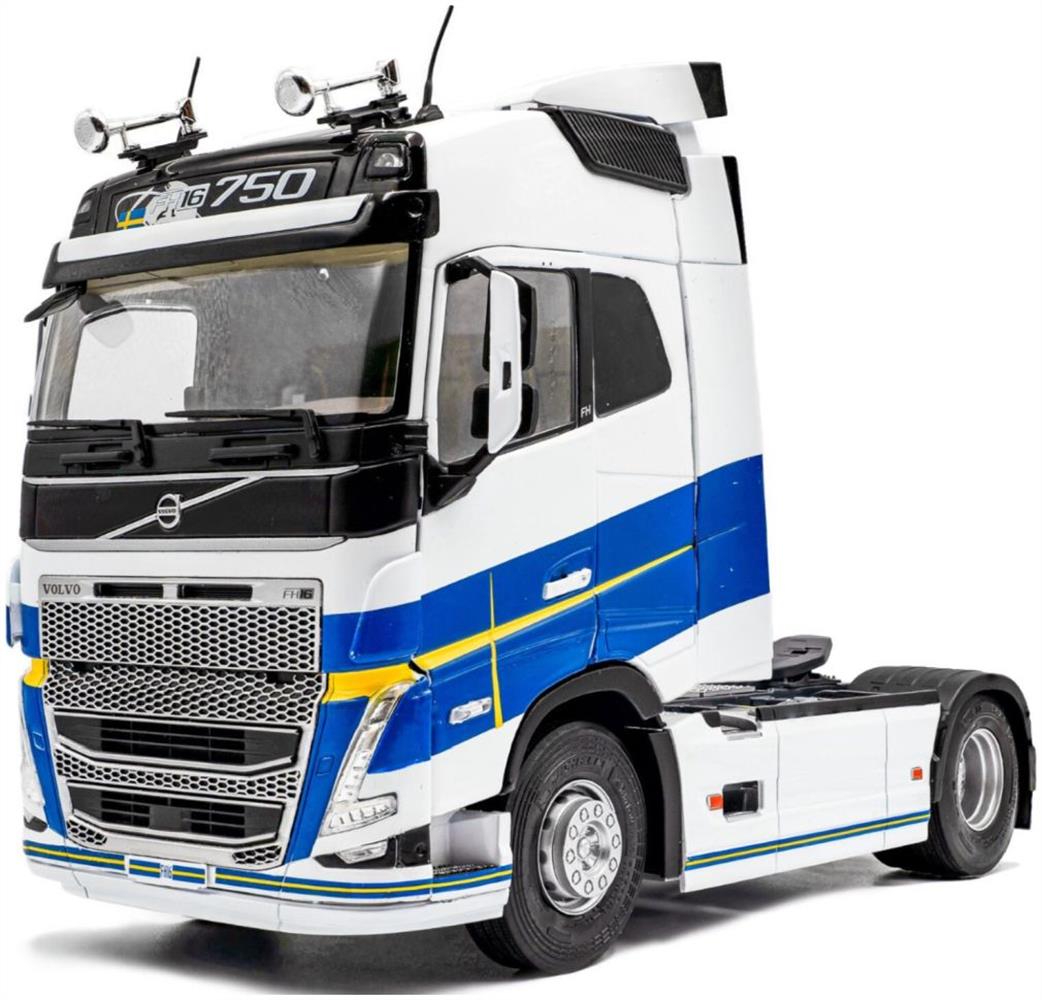 Solido 1/24 2400106 Volvo Trucks FH16 Globetrotter XL Goteborg Edition White 2019 Diecast Model