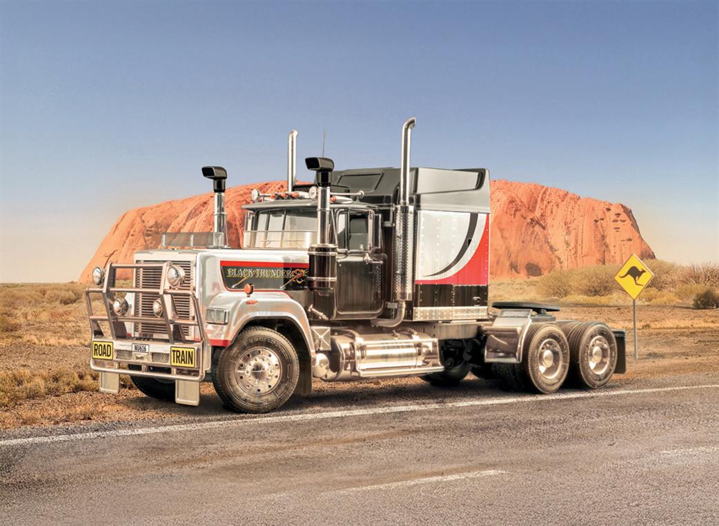 Italeri 1/24 90727 Black Thunder Australian Truck Kit