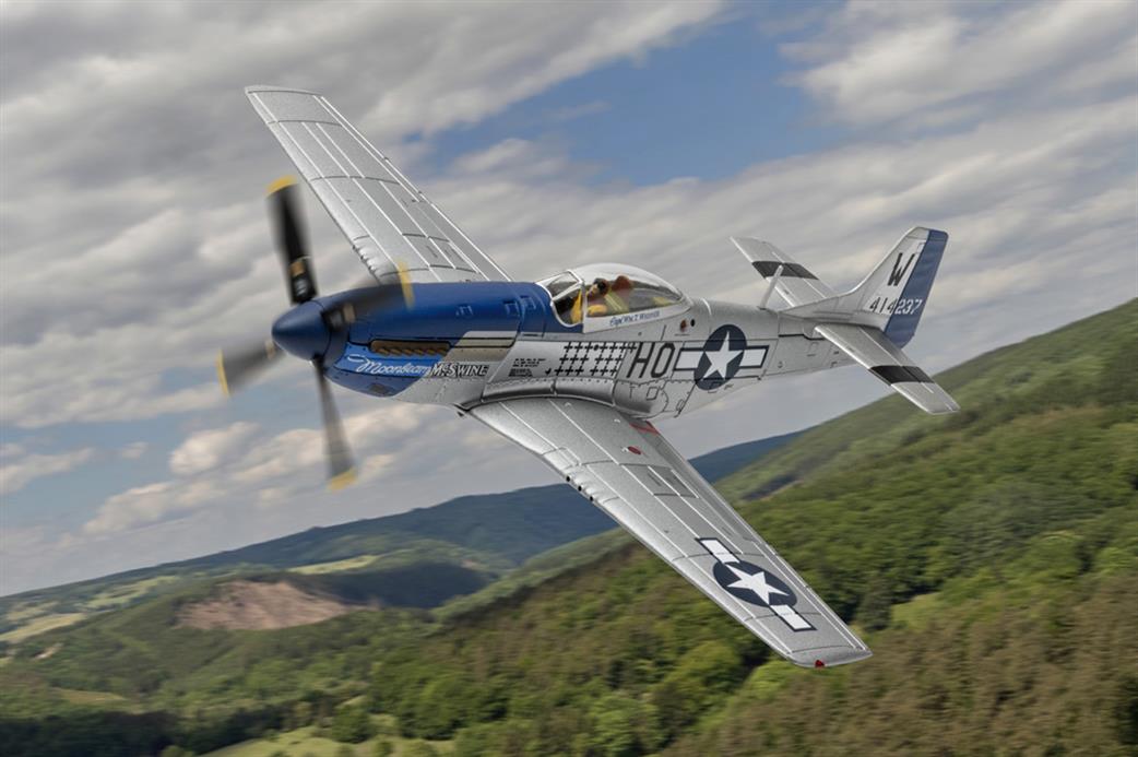 Corgi 1/72 AA27709 North American P-51D Mustang, ‘Moonbeam McSWINE’, William T. ‘Bill’ Whisner Jr, 1945