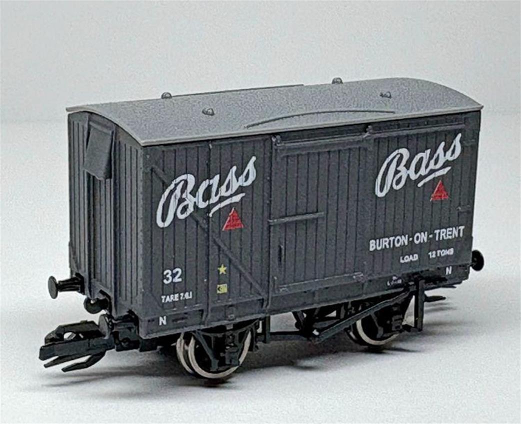 Peco TT:120 TTR1300P BASS Brewery No32 RTR Van
