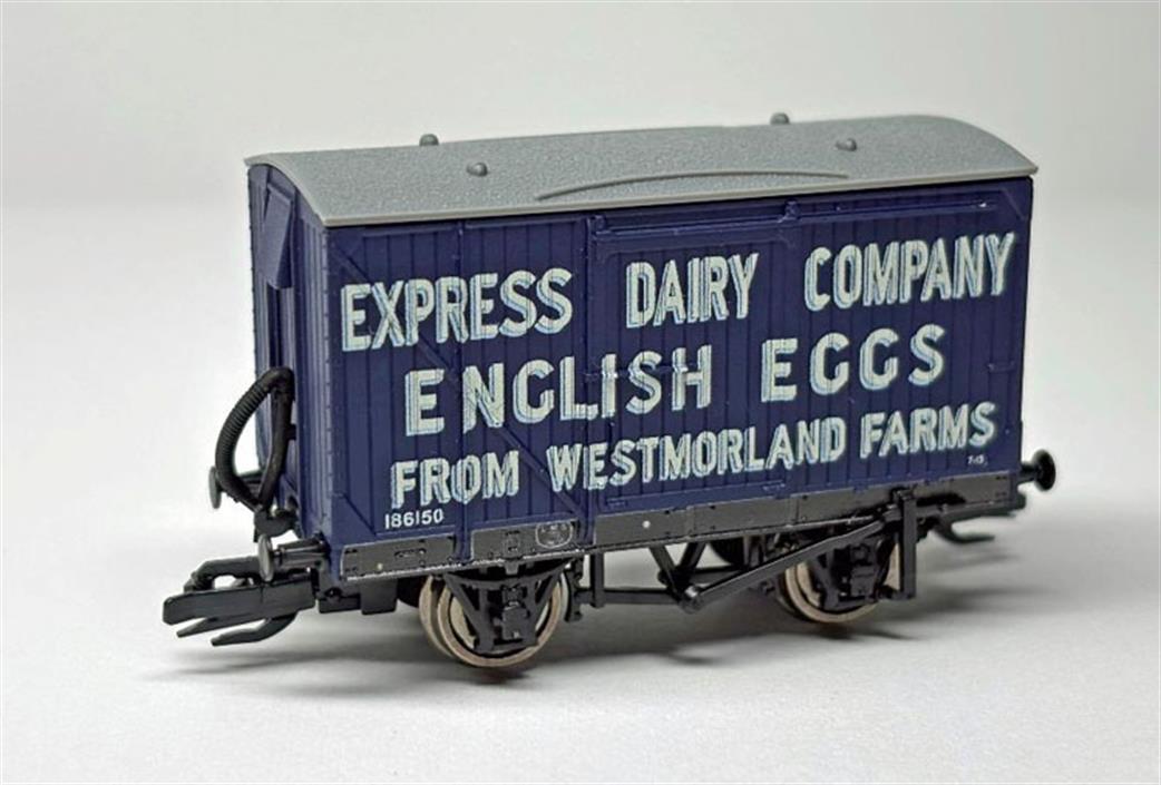 Peco TT:120 TTR1304P Express Dairy English Eggs RTR Van