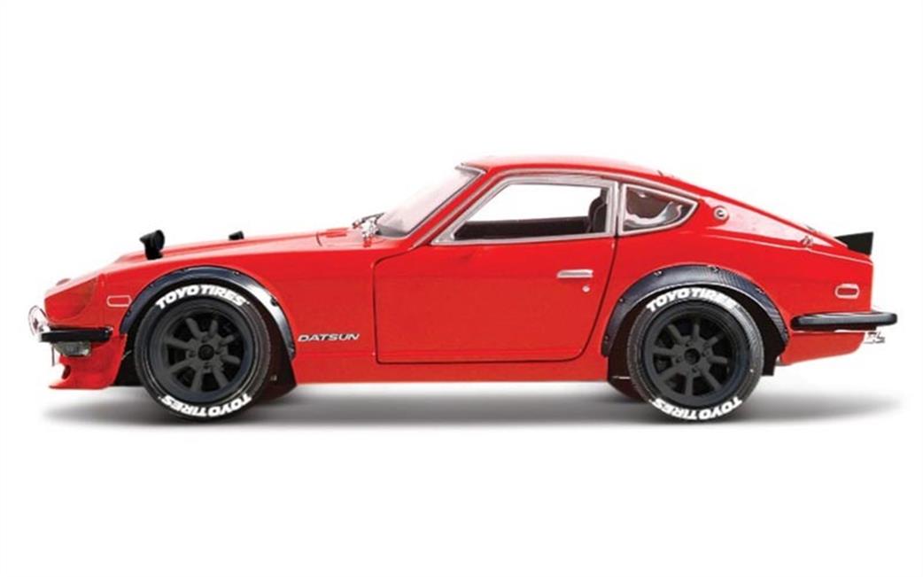 Maisto 1/18 M32611 Datsun 240Z Design Collection Diecast Model Car