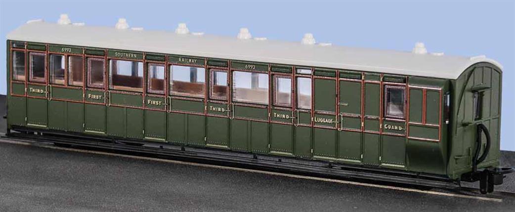 Peco OO9 GR-421B Lynton & Barnstaple Railway Brake Composite Coach 6993 Southern Railway Livery