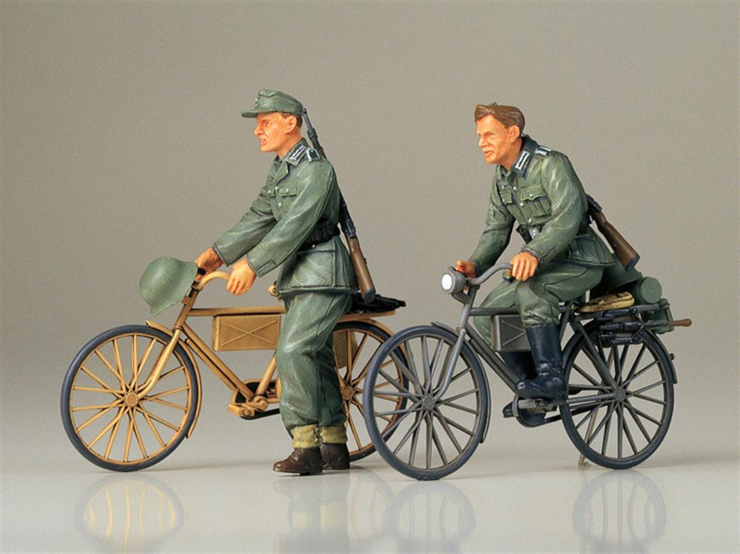 Tamiya 1/35 35240 German Soldiers with Bicycle