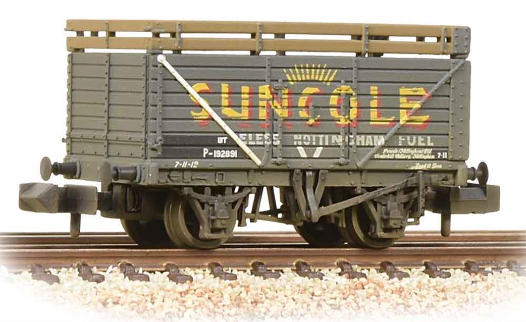 Graham Farish N 377-206A Suncole 8 Plank Wagon with Coke Rails Weathered