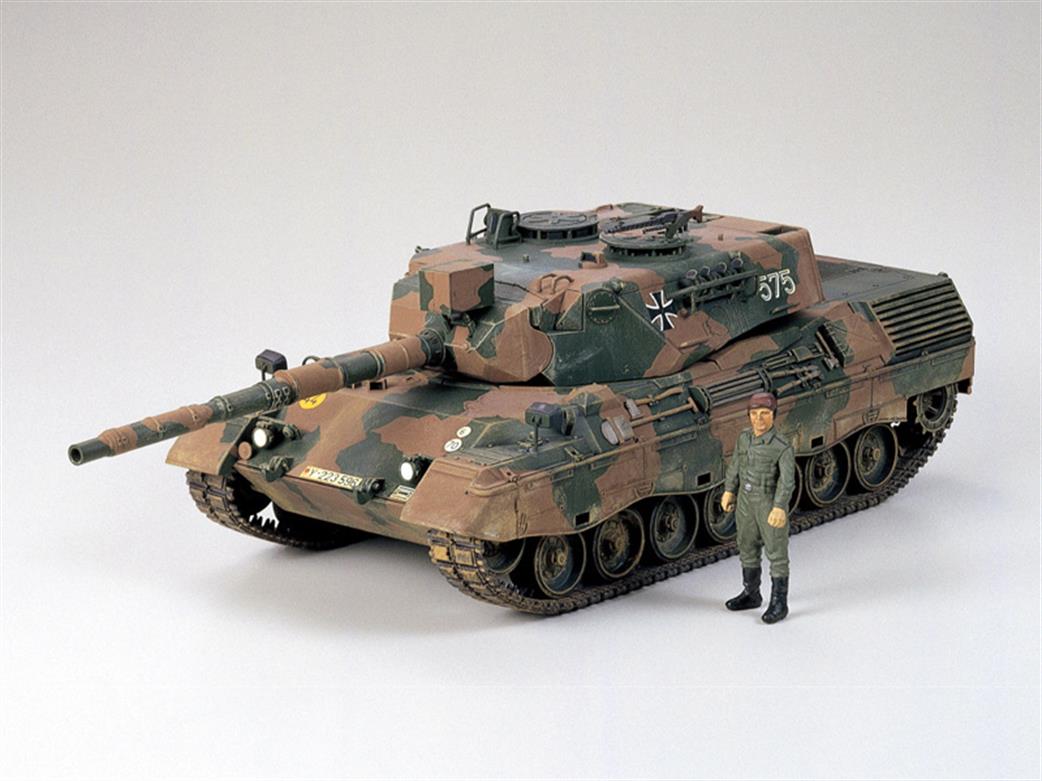 Tamiya 1/35 35112 West German Leopard A4 Main Battle Tank Kit