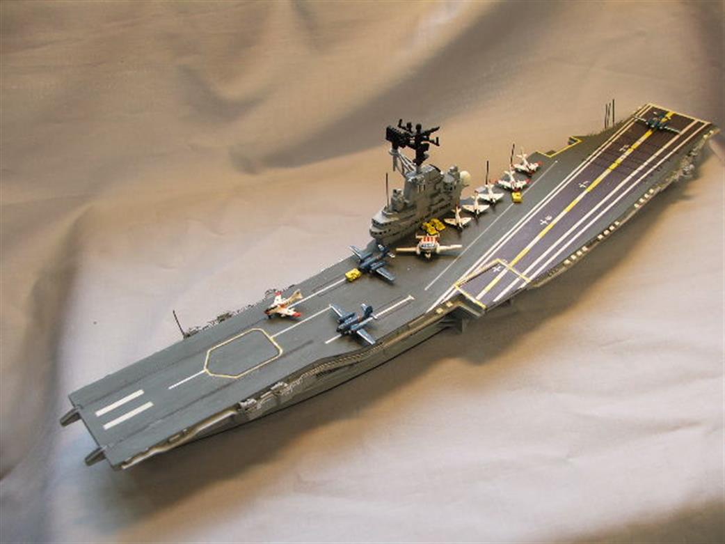 MT Miniatures 1/700 MTM021 USS Intrepid USN Essex class carrier Kit