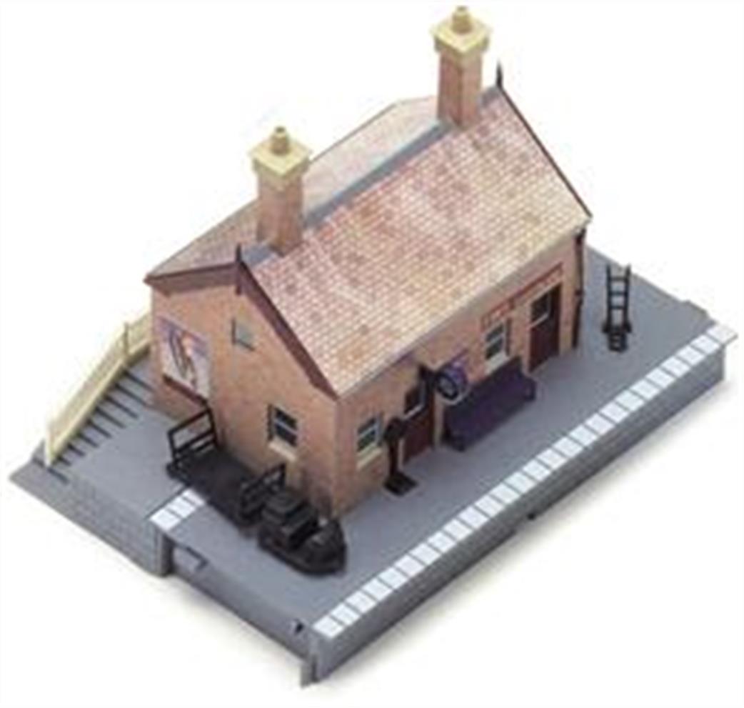 Hornby OO R8001 Waiting Room