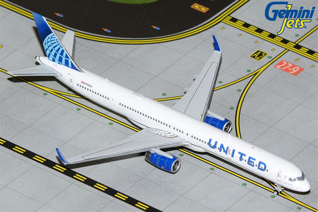 Gemini Jets 1/400 GJUAL2092 United Airlines Boeing B757-300W N75854 Jetliner Model