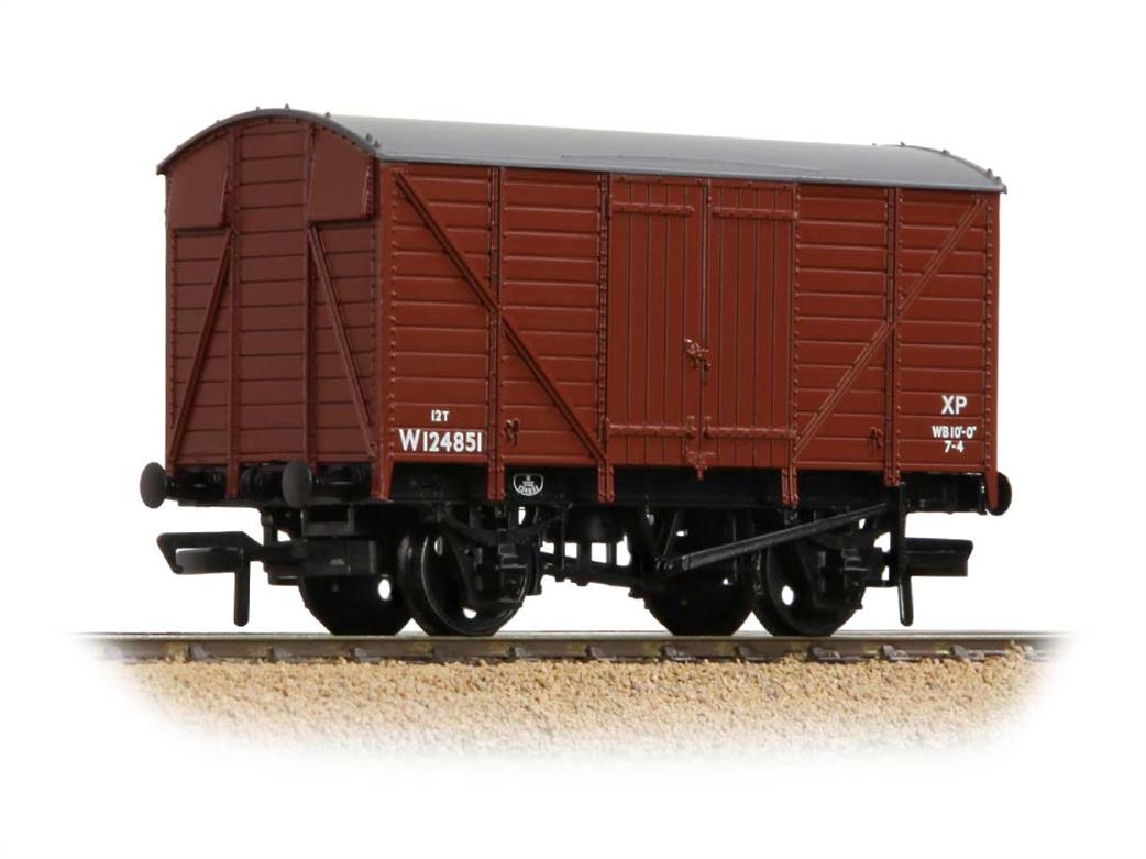 Bachmann OO 37-732 BR ex-GWR 12ton Ventilated Box Van BR Bauxite