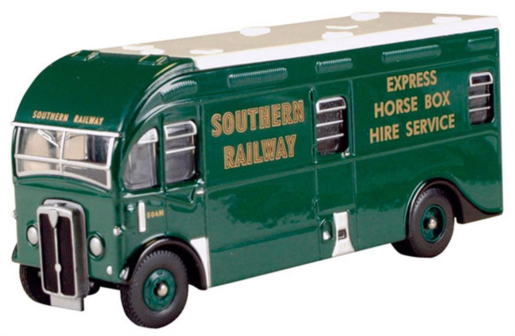 Corgi 1/76 DG213001 Harrington Horsebox Southern Railways